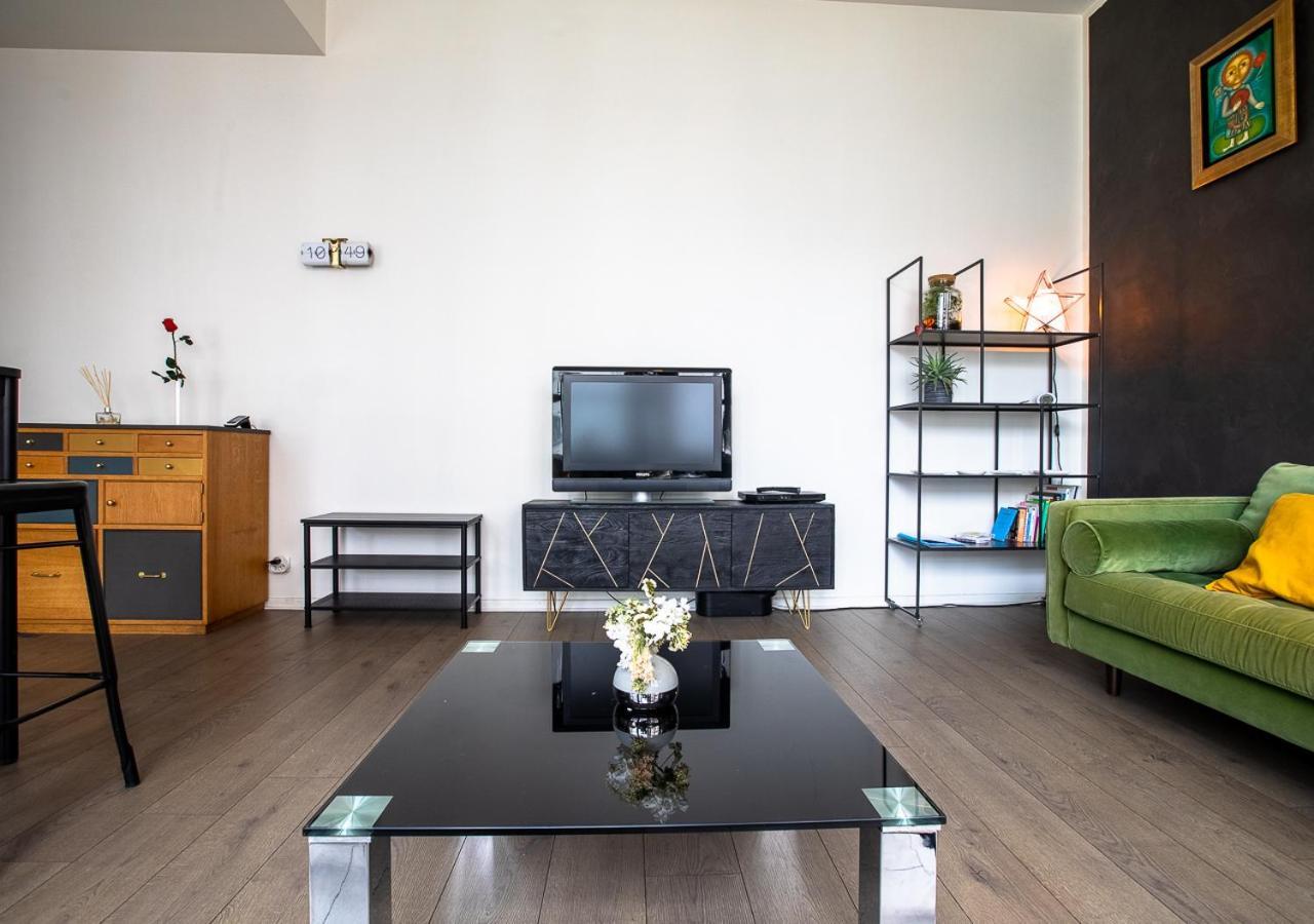 Апартаменты Le Loft Horloger Avec Parking Безансон Экстерьер фото